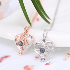 Personalisierte Foto Projektion Schmetterling Herz Halskette – Ein funkelndes Geschenk für besondere Erinnerungen