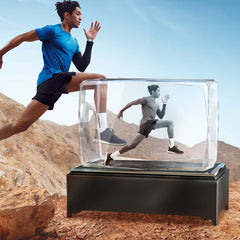 Personalisierter 3D Kristall mit Foto - 24-Eckiger Glasblock, horizontale Lasergravur und LED-Sockel für unvergessliche Erinnerungen