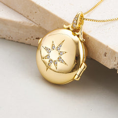 Personalisierte 925 Silber Runde Medaillon Kette mit Achtstraligem Stern und Griechischer Göttin Relief, Jahrestagsgeschenk für Sie