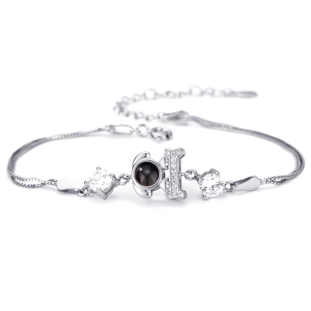 Foto Projektion Armband mit Bild im Stein - Hund mit Hundeknochen amazgifts