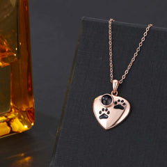 Foto Projektion Halskette mit Bild im Stein - Herz mit Schwarz Hundepfoten amazgifts