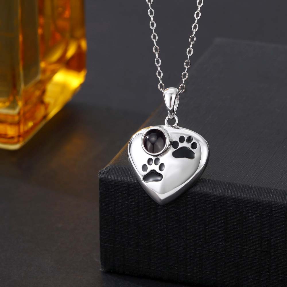 Foto Projektion Halskette mit Bild im Stein - Herz mit Schwarz Hundepfoten amazgifts