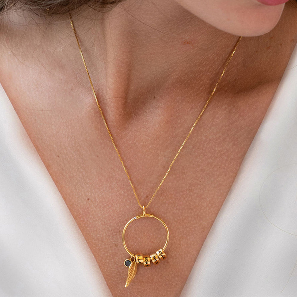 Personalisierte Namenskette mit Geburtsstein Engelsflügel Herz – Ringanhänger mit Namensperlen, Geschenk für Mama Oma & Sie