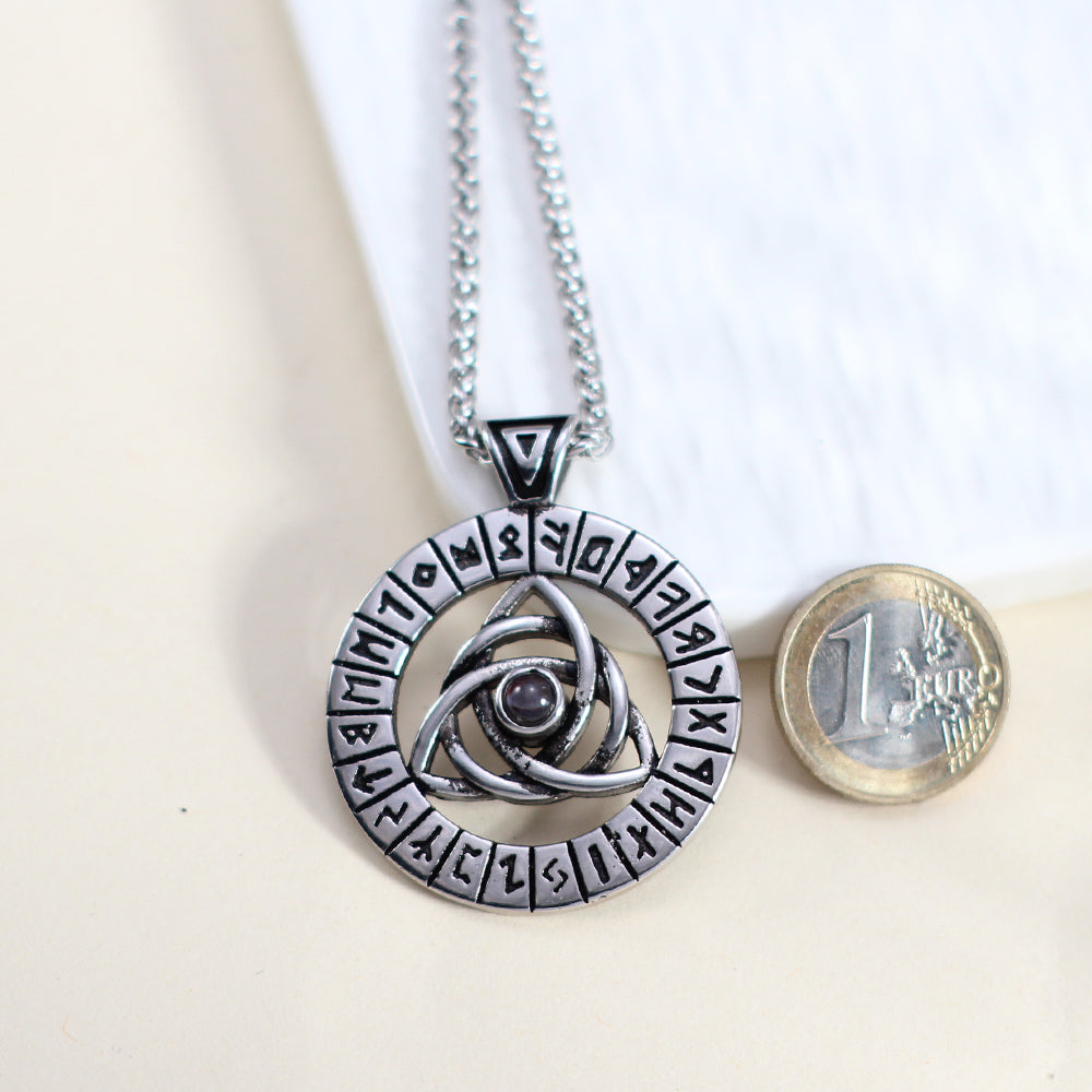 Personalisierte Foto Projektion Kette mit Bild im Stein - Keltischer Knoten Anhänger mit Runen,Wikinger Halskette für Herren