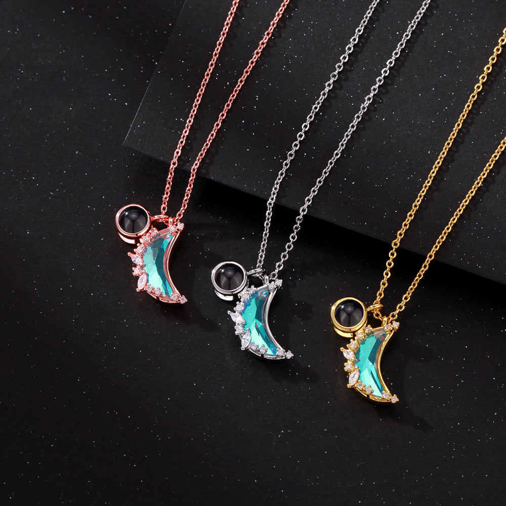 Personalisierte Projektion Kette mit Foto drin im Stein - Leuchtender Mond mit Zirkon eingelegt
