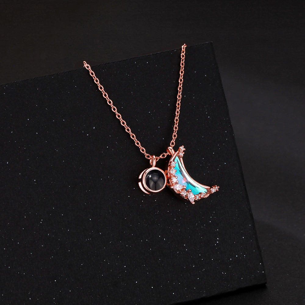 Personalisierte Projektion Kette mit Foto drin im Stein - Leuchtender Mond mit Zirkon eingelegt