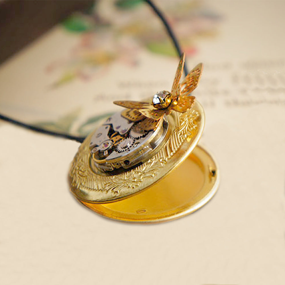 Personalisierte Foto Medaillon Kette – 3D Schmetterling Anhänger mit Sichtbarem Uhrenmechanismus, Punk Kreativer Gedenkschmuck Geschenk