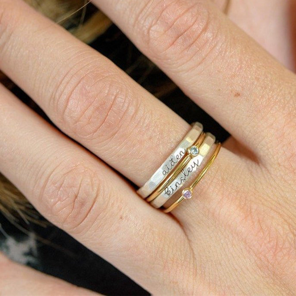 Personalisierter Stapelring – 4 Ringe mit Geburtssteinen und DIY Namensgravur, modisches & kreatives Geschenk für Sie