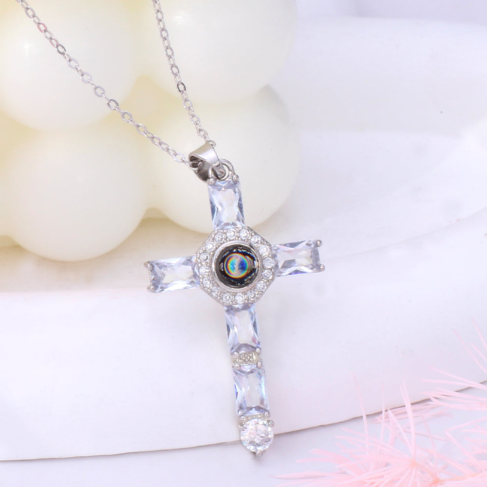 Schmuck mit Foto – Zirkon Kreuz Anhänger in personalisierter Kette