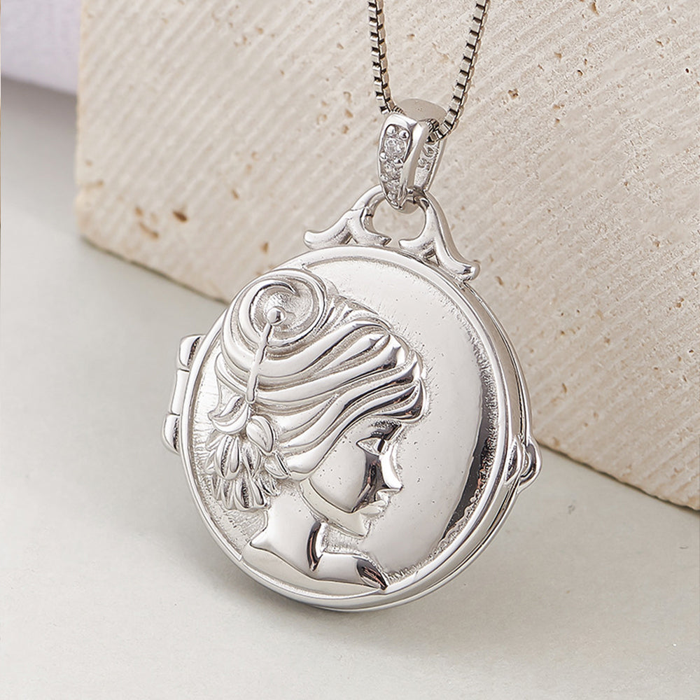 Personalisierte 925 Silber Runde Medaillon Kette mit Achtstraligem Stern und Griechischer Göttin Relief, Jahrestagsgeschenk für Sie