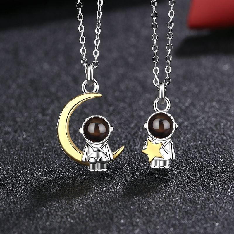 Personalisierte Foto Projektion Kette - Astronaut und Mond Stern